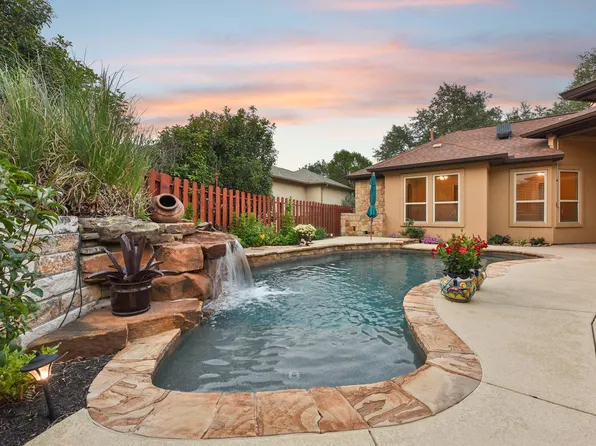 101 Indian Bend Dr, Lakeway, TX 78734