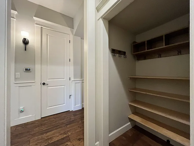 6435 McDuff Ct — Photo 32