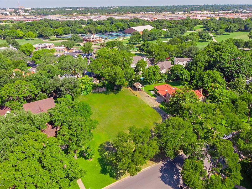 1st image of 2428 Colonial Pkwy Lot C