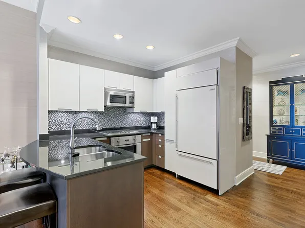 250 East 49th Street image 1 of 6