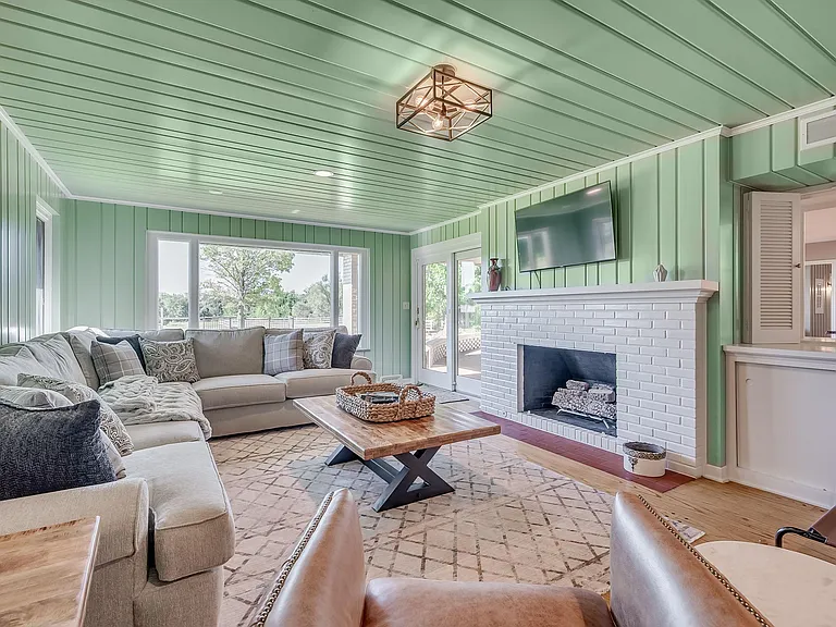1516 E Britton Rd — Photo 9