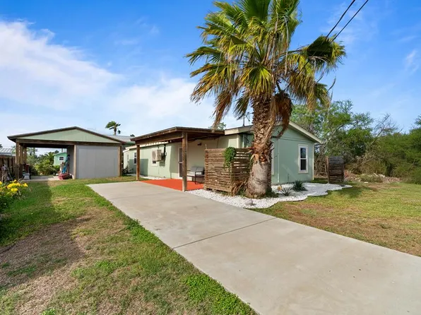 204 W Speckled Trout, Rockport, TX 78382