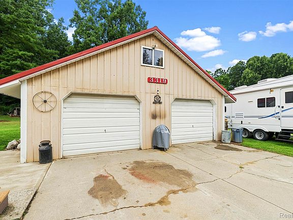 3rd image of 3319 Valentine Rd