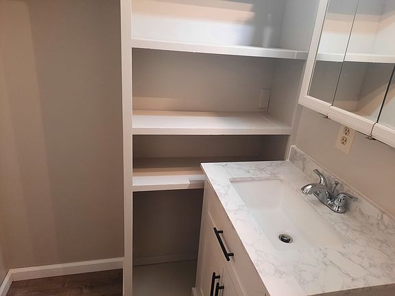 3rd image of 3115 Belmont St #B