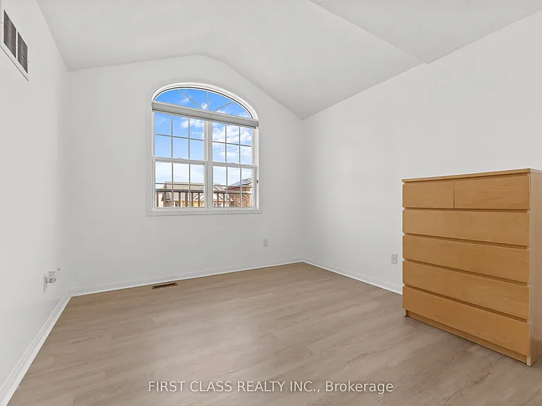 5554 Churchill Meadows Blvd #MAIN — Photo 32