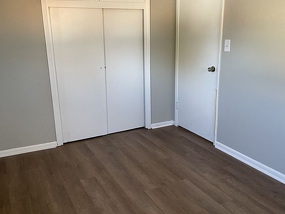 3rd image of 549 E Fort Worth Dr S