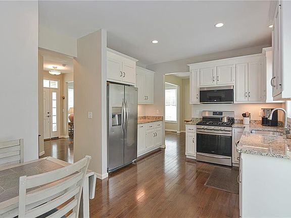 5th image of 170 Providence Pike Unit 154