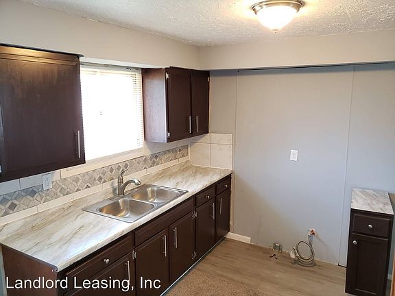 5th image of 211 Brace Ave Unit A