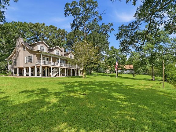 3rd image of 249 Lakeshore Dr
