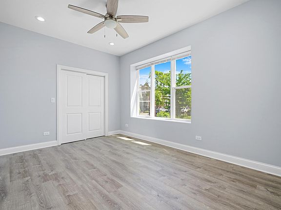 5th image of 1050 N Lawndale Ave #1