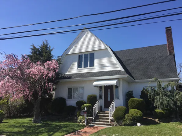 23 Donahue Ave, Inwood, NY 11096