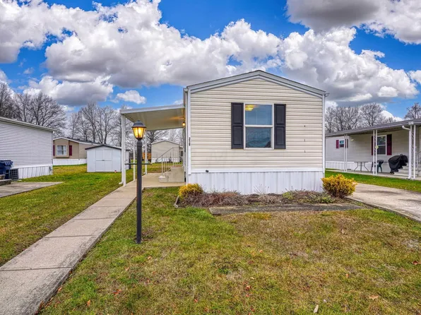 219 Rona Blvd, Pataskala, OH 43062