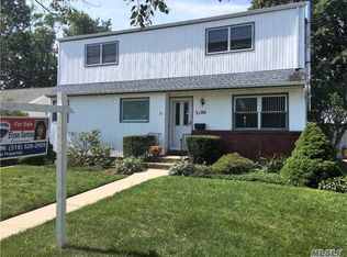 2106 6th St, East Meadow, NY 11554