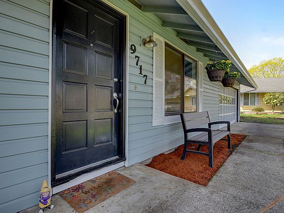 5th image of 9717 NE 4th Cir