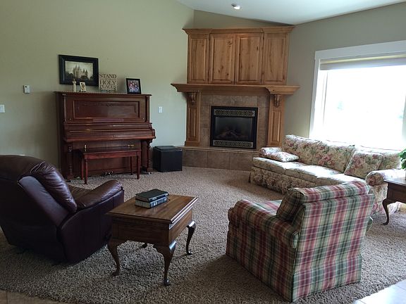 Great Room with Fireplace