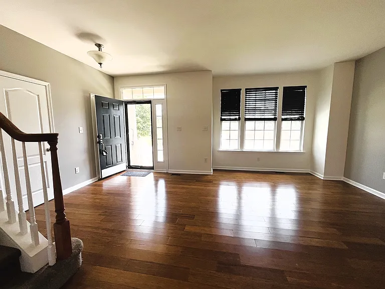 1825 N Pollock Way — Photo 4