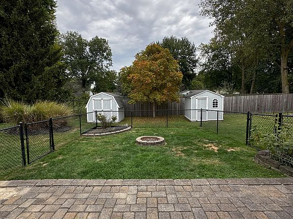 3rd image of 6305 Dunbar Dr