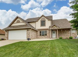 2569 Countryside Dr, Fairborn, OH 45324