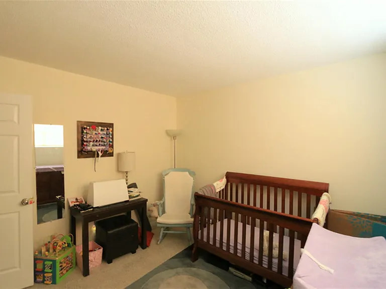 22 Laurel St #16 — Photo 6