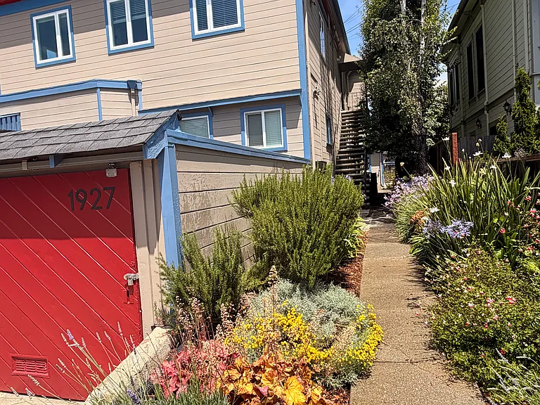1929 Haste St #6 — Photo 1