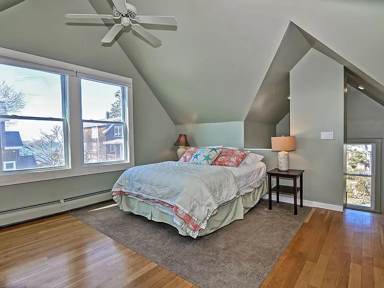 660 Washington St — Photo 18