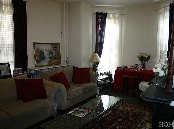 4th image of 45 Locust Hill Ave