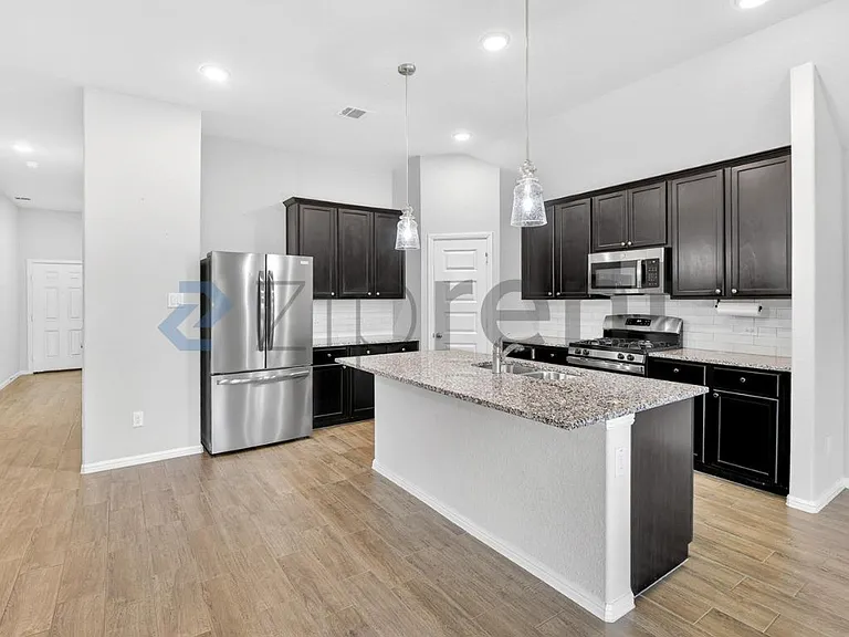 2608 Rambling Rd — Photo 6