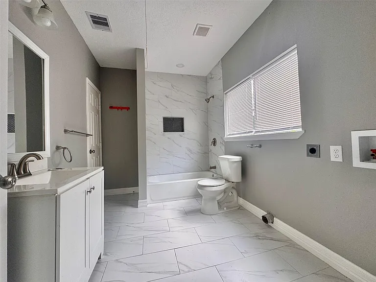 4106 Robertson St — Photo 9