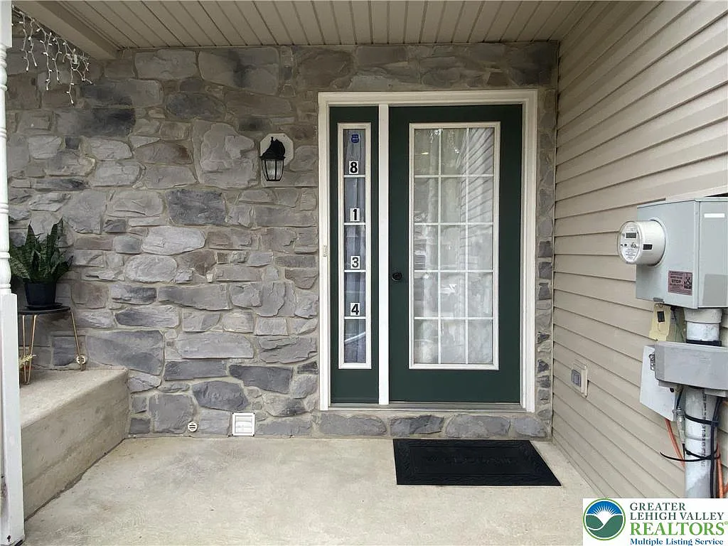 3 bed, 2.5 bath, 1662 sqft, $2,450 — Photo 3