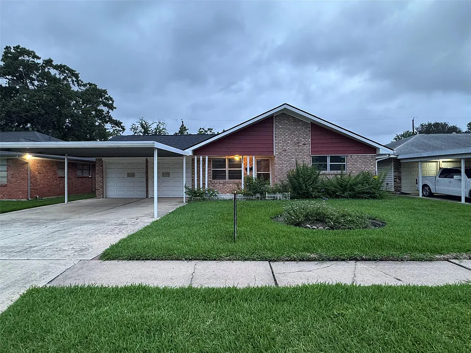 2611 Prairie Ave