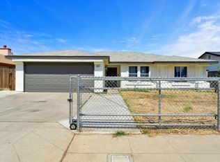 997 E Jolson Ave, Fresno, CA 93706