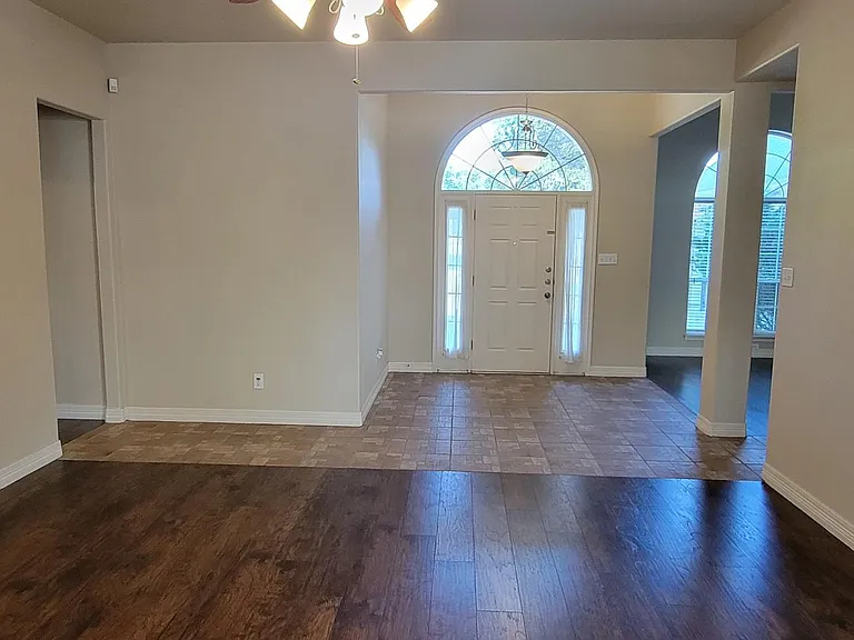 4 Hollywood Ct — Photo 4