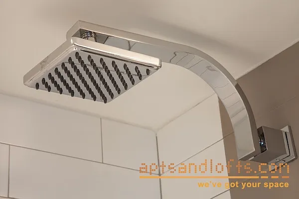 Rented by aptsandlofts.com | media 100