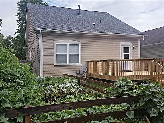 2nd image of 117 Shannon St