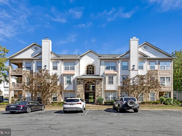 5947 Founders Hill Dr Unit 203, Alexandria, VA 22310