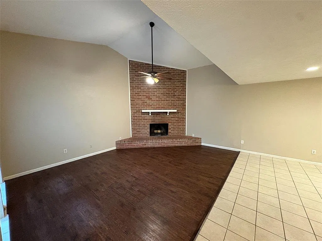 2 bed, 1181 sqft, $1,500 — Photo 2