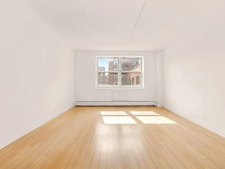 3044 3rd Ave #3B — Photo 3