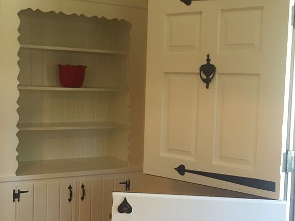 Dutch door, built ins