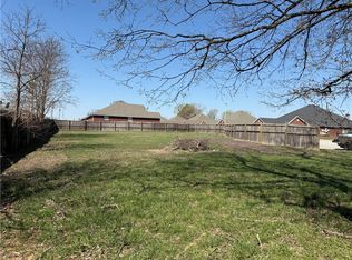 425 Weston Loop #11, Pea Ridge, AR 72751