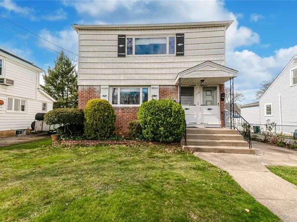 118 Sherman Avenue, Williston Park, NY 11596
