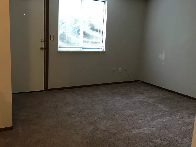 5012 Shady Oak Dr — Photo 9