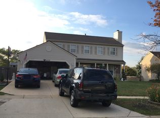 409 Kensington Dr, Streamwood, IL 60107