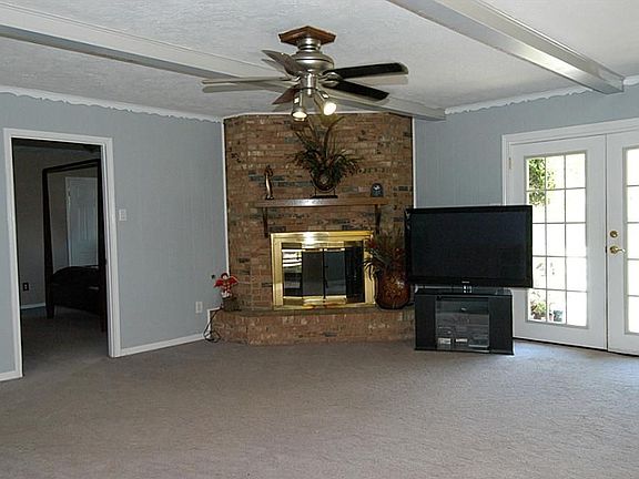 4th image of 4127 Donerail Dr
