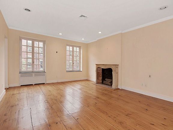 3rd image of 369 Bleecker St APT 3