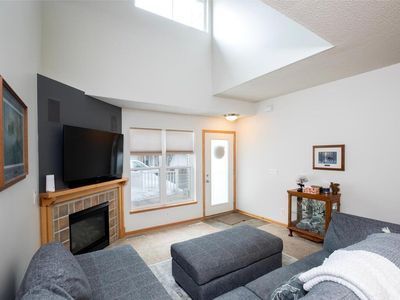 2690 New Century Ter E, Maplewood, MN, 55119