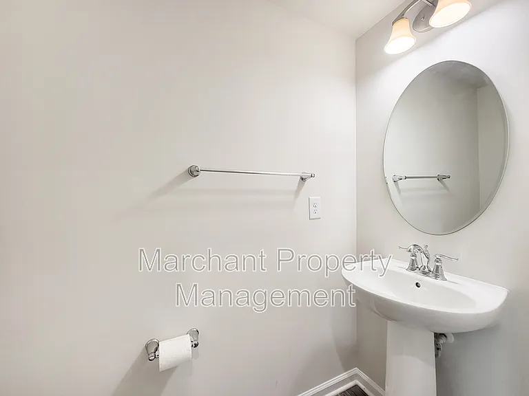 111 Marthawood Ln — Photo 31