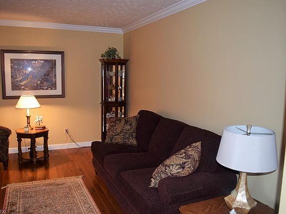 4th image of 10415 Ravenwood Ln