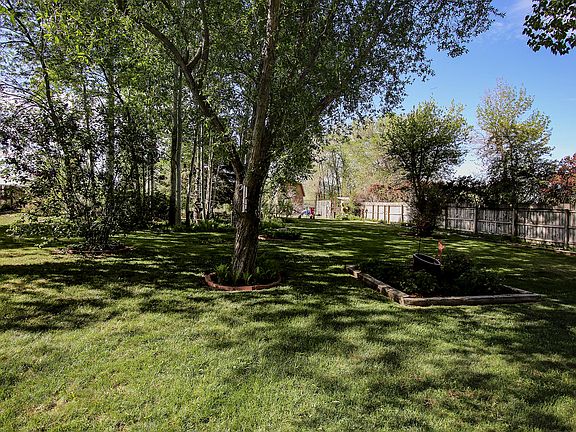 5th image of 22 Maverick Ln