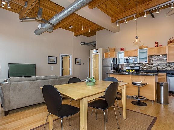 3rd image of 120 Holmes St Unit 306