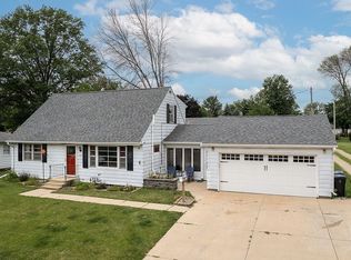 1007 Walnut St, Tipton, IA 52772